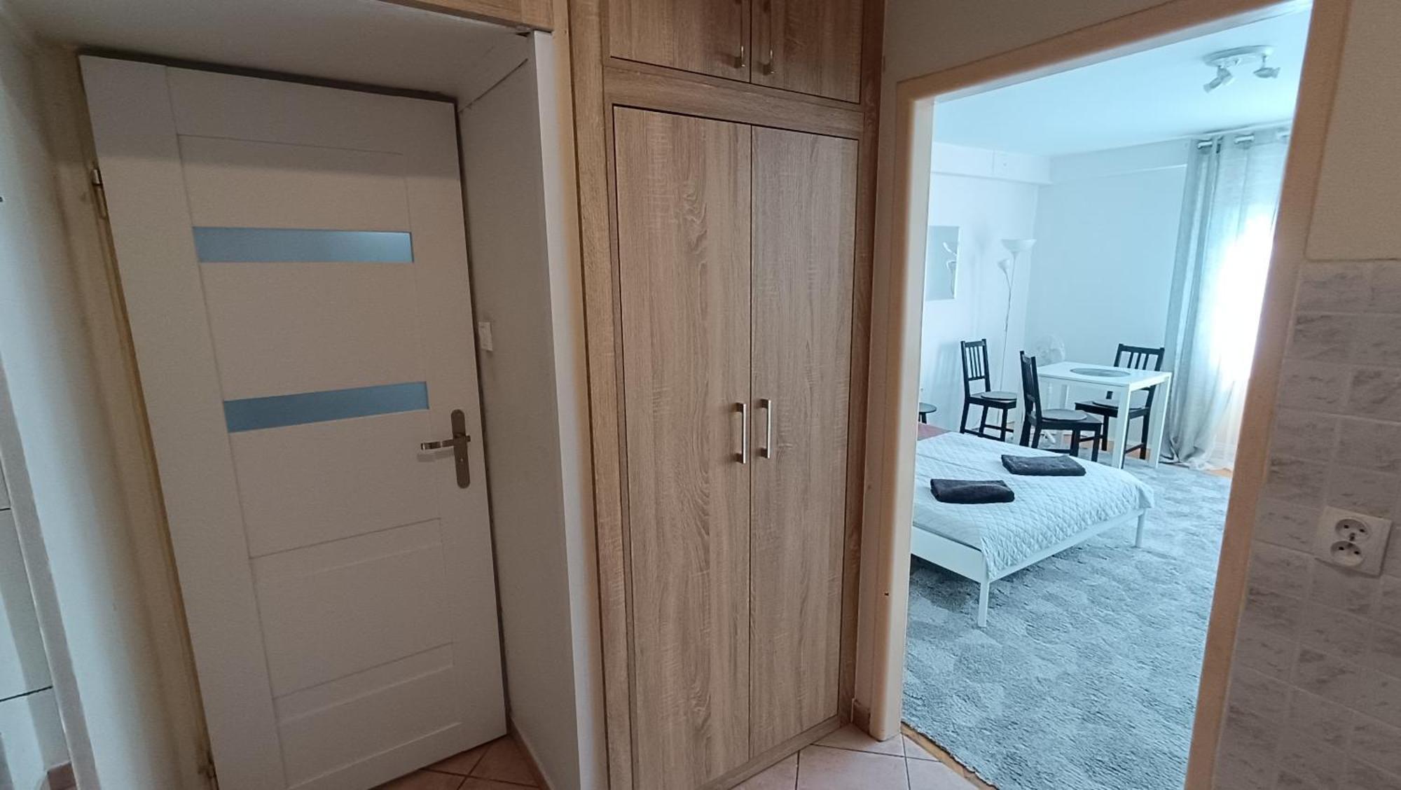 Top Apartamenty Centrum - Metro Rondo Onz Варшава Екстериор снимка
